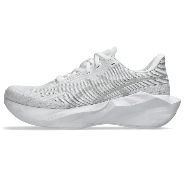 Asics Dame Løpesko Novablast 6 36 Energisk løpesko med godt grep - w/w 
