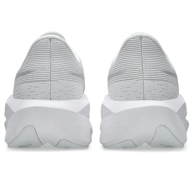 Asics Dame Løpesko Novablast 6 36 Energisk løpesko med godt grep - w/w 