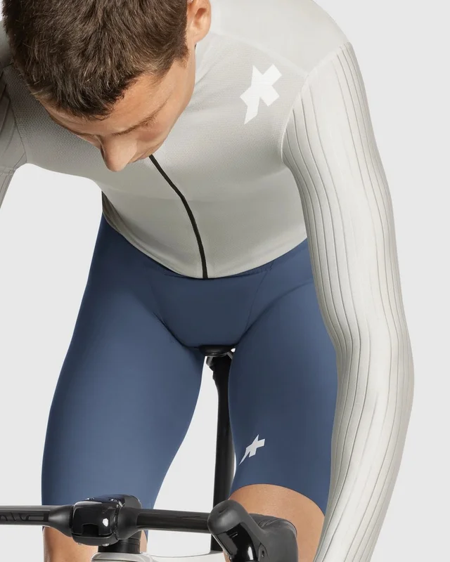 Assos Herre Equipe RS S11 Trøye LS M Aerodynamisk sykkeltrøye - Almond milk 
