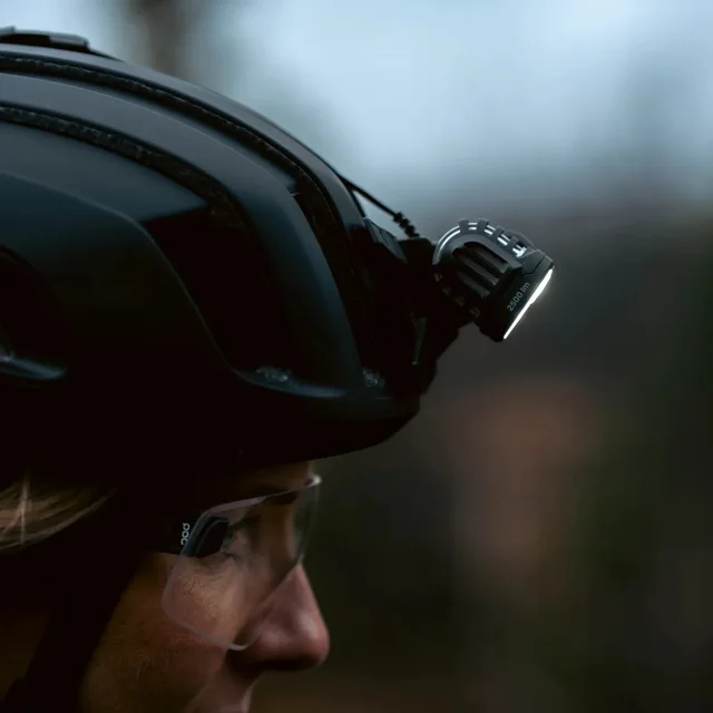 Silva Hodelykt Free MTB 2500 Kraftig lys for tekniske stier 