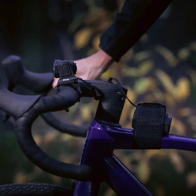 Silva Hodelykt Free MTB 2500 Kraftig lys for tekniske stier 