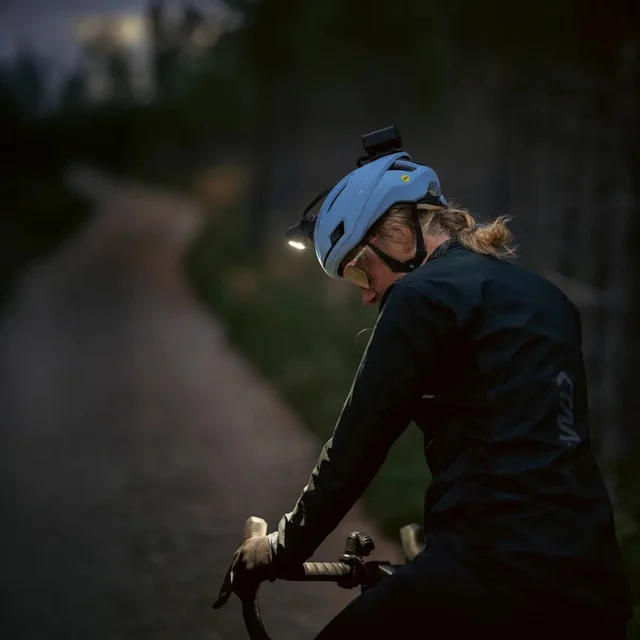 Silva Hodelykt Free MTB 2500 Kraftig lys for tekniske stier 