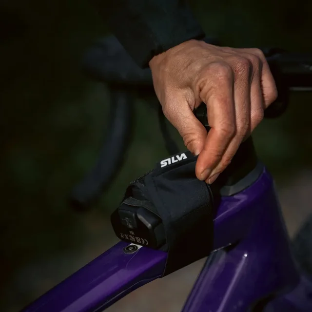 Silva Hodelykt Free MTB 2500 Kraftig lys for tekniske stier 