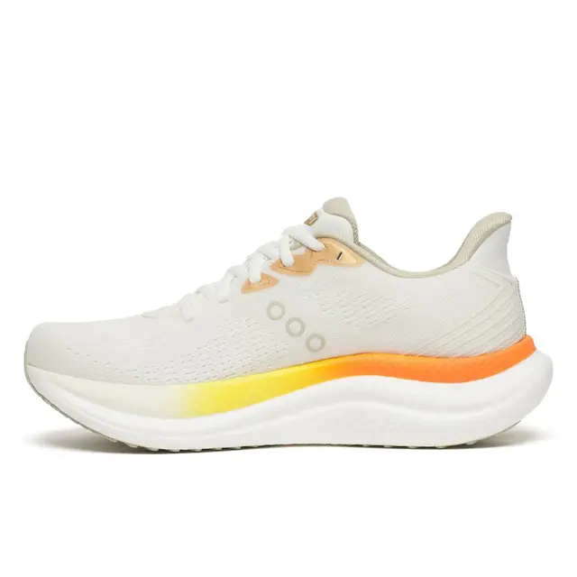 Saucony Løpesko M Triumph 23 43 Myk og god mengdesko - IVORY/FIRE 