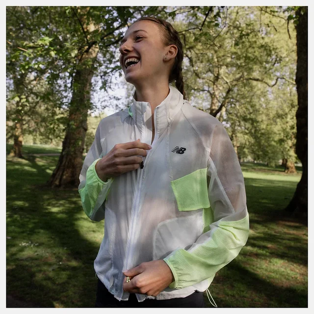 New Balance W Jakke RC S Lett jakke med vannbeskyttelse-AFTERGLOW 