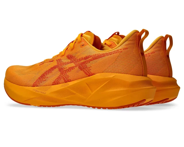 Asics Herre Løpesko Novablast 5 43,5 Løpesko med høy energiretur - Y/A 