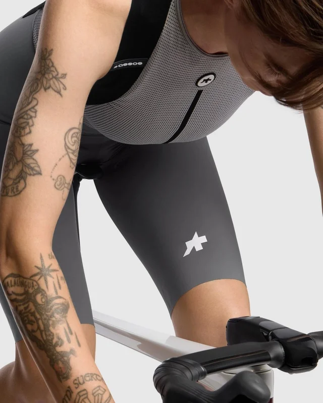 Assos Herre Equipe R Bib Shorts S11 L Godt pustende racing bib shorts - RGrey 