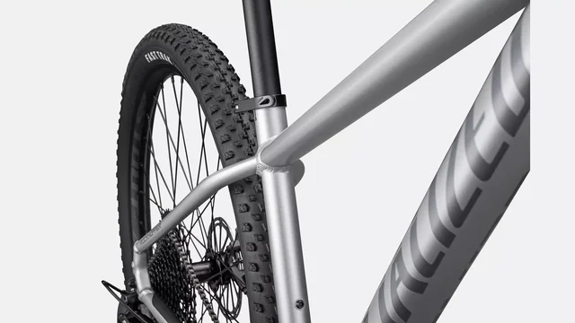 Specialized Rockhopper Expert S Lett, allsidig og solid aluminiumssykkel 
