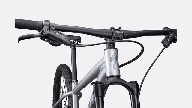 Specialized Rockhopper Expert S Lett, allsidig og solid aluminiumssykkel 
