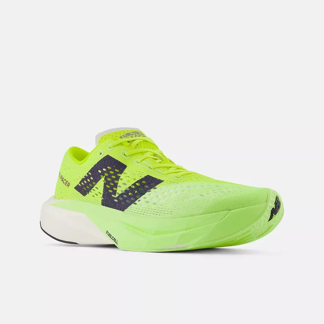 New Balance SuperComp Pacer v2 42 Skoen som er bygget for gateløp - Ag 