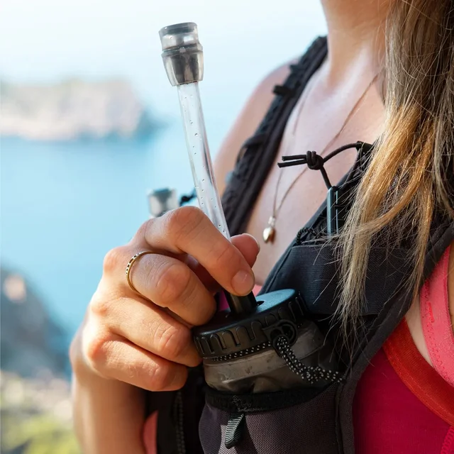 Silva Vest Strive 10 Blue M Pålitelig løpevest for lengre løpeturer 