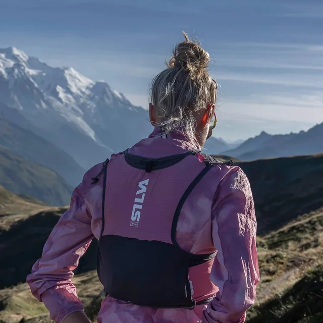 Silva Strive Fly Vest Rose S Lett løpevest med smarte lommer 