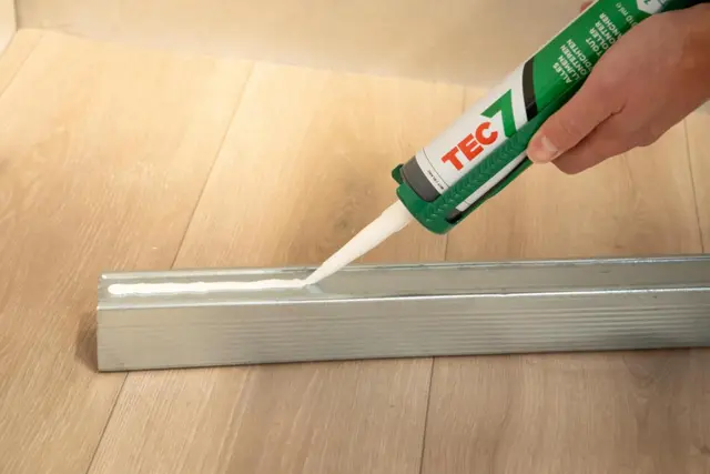 UNIVERSALLIM TEC7 SORT   310ML Fugemasse Tec7 Relekta 310ml svart patro 